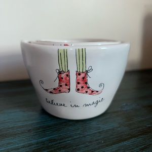 Rae Dunn Elf Feet Measuring Cups